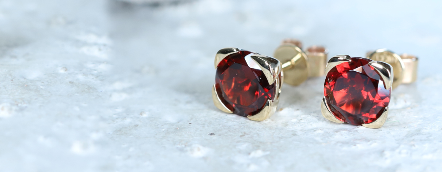 Rhodolite garnet stud earrings deals