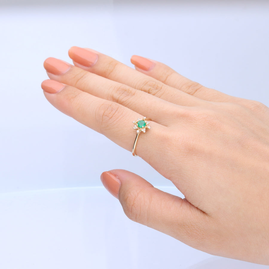 Enchanting Beauty: Esmeralda 14K Yellow Gold Ring with Round-Cut Emerald