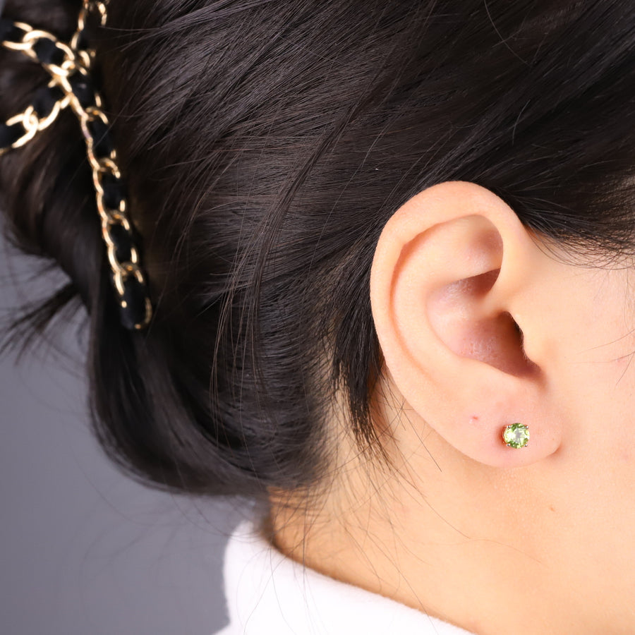 Elizabeth 10K Yellow Gold Round-Cut Manchurian Peridot Earring